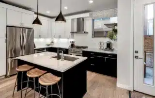 how much does it cost to paint kitchen cabinets